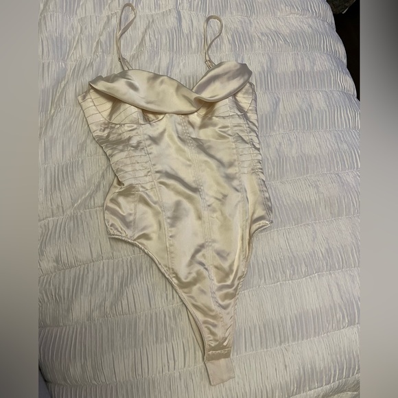 Zara Bodysuit - Picture 1 of 2